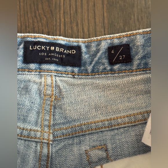 Lucky Brand Women's Frayed Hem Boyfriend Jean Shorts - Light Blue - Picture 3 of 5